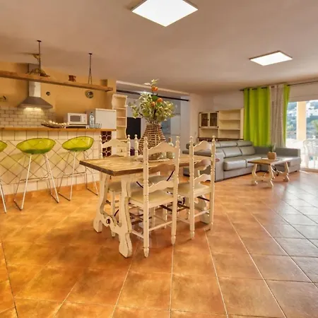 Costacabana - Marysol Villa *